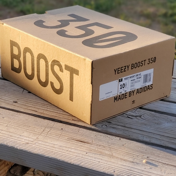 Yeezy Boost Cloud White (non-reflective) - Picture 5 of 7